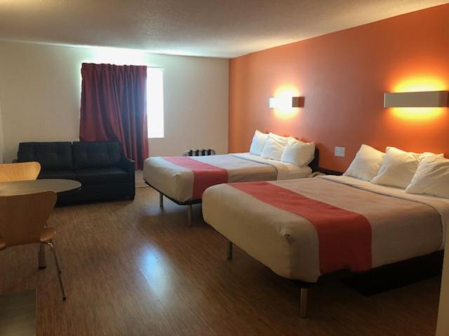 Brandon Vacations - Motel 6-Brandon, MB - Property Image 3