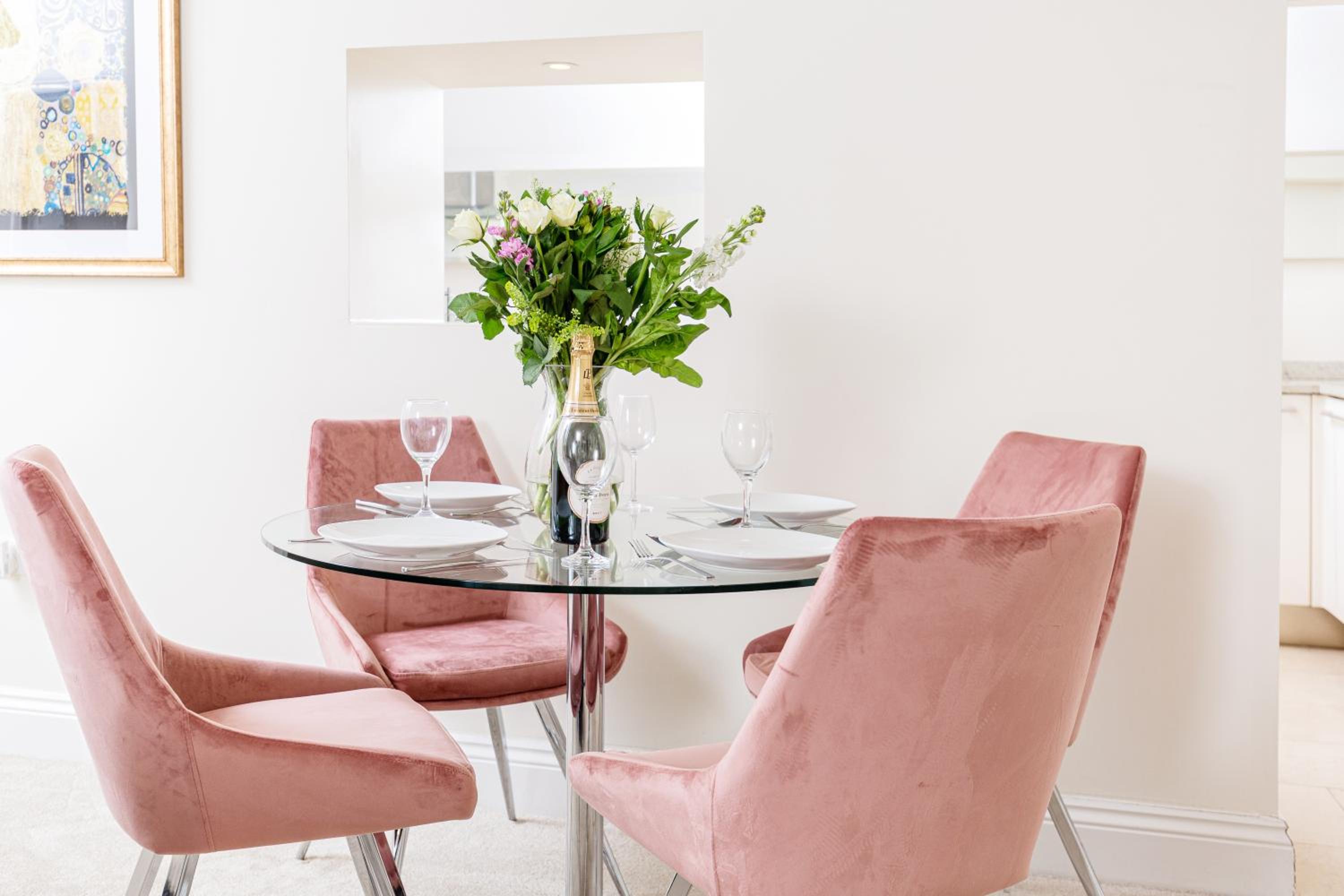 16 Lansdown -By Luxury Apartments view 2