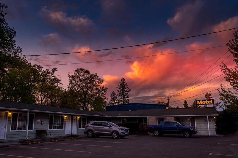 Maple Leaf Motel - Property Image 19