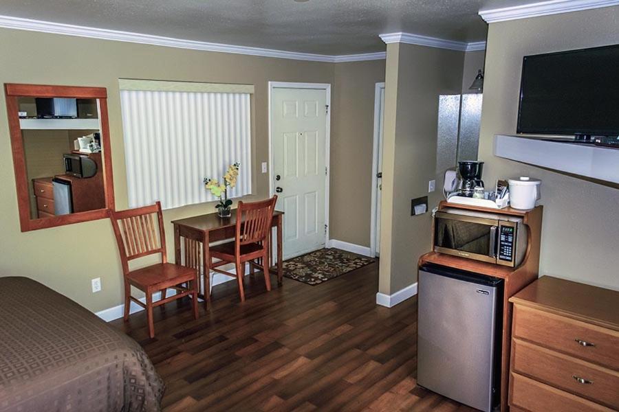 Maple Leaf Motel - Property Image 26