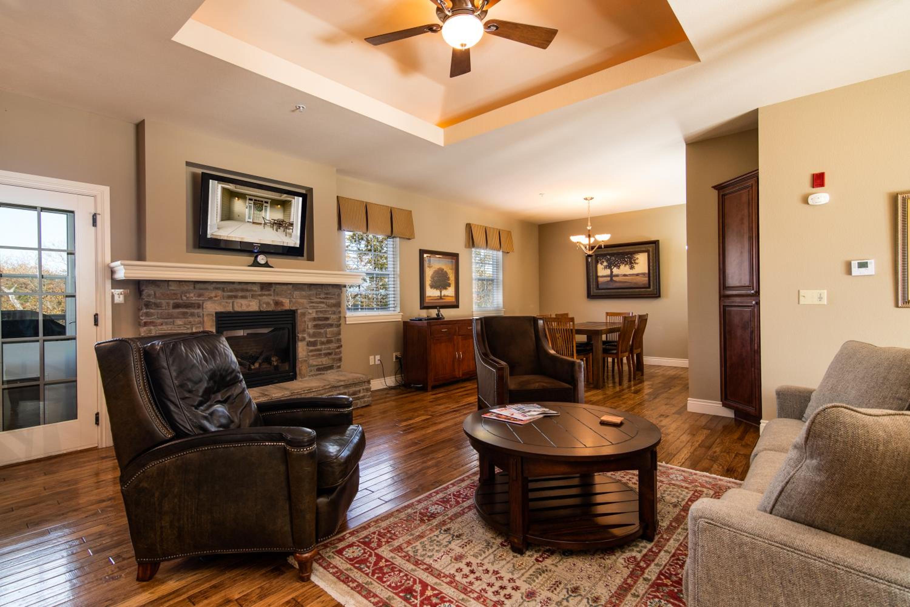 Two Bedroom Villa in the Heart of Branson view 4