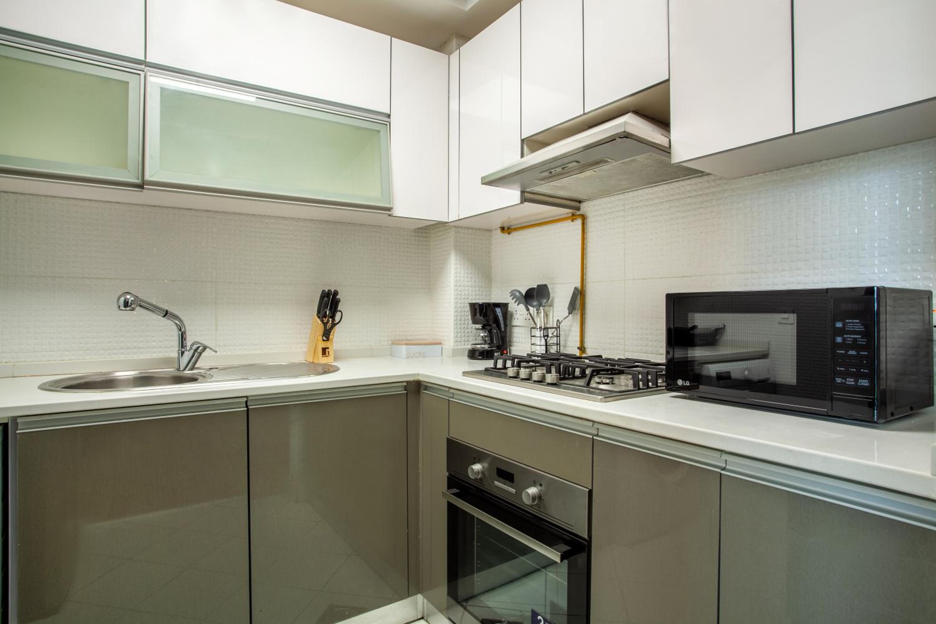 Live Modern Live Luxury - Dubai Studio City