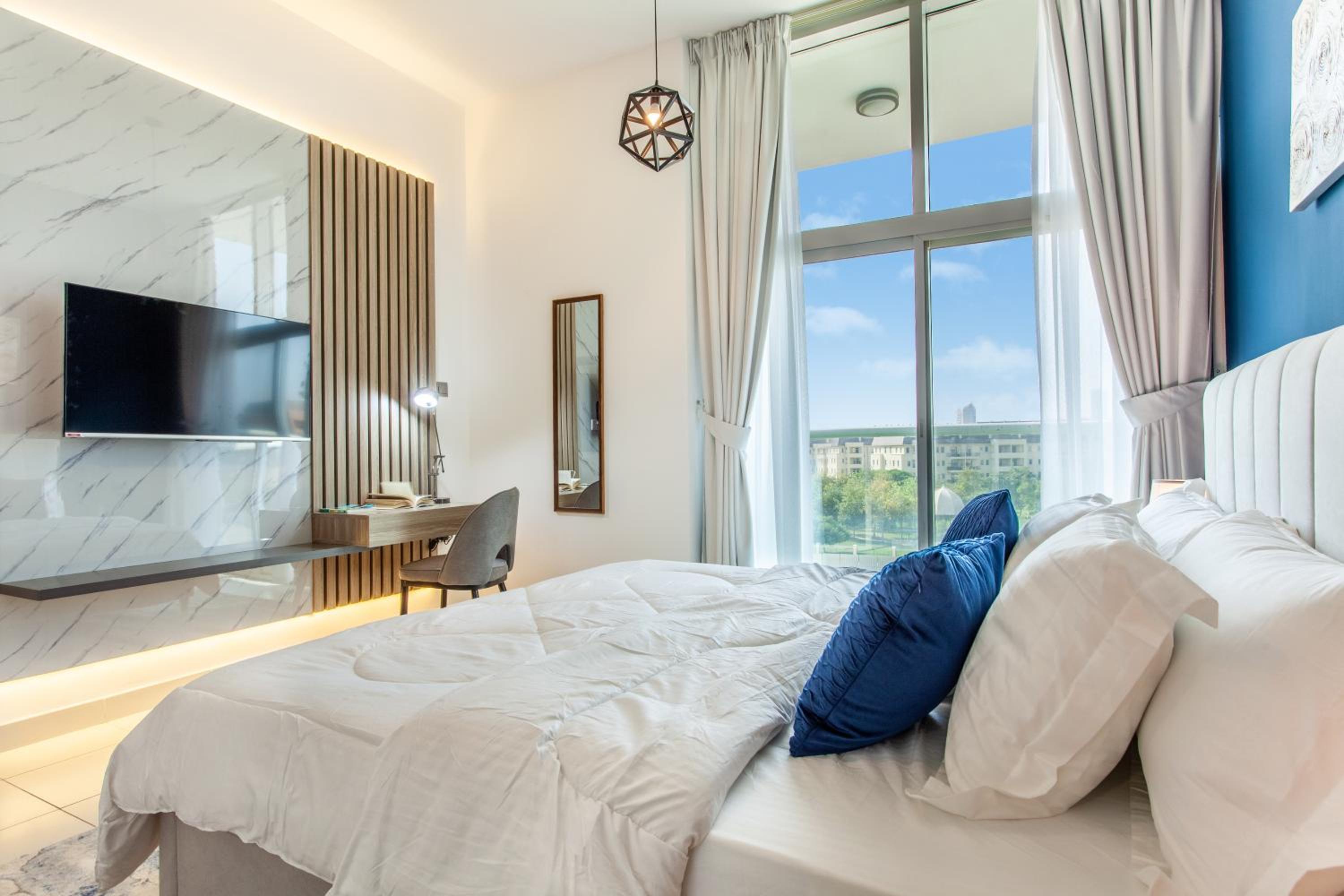 Live Modern Live Luxury - Dubai Studio City