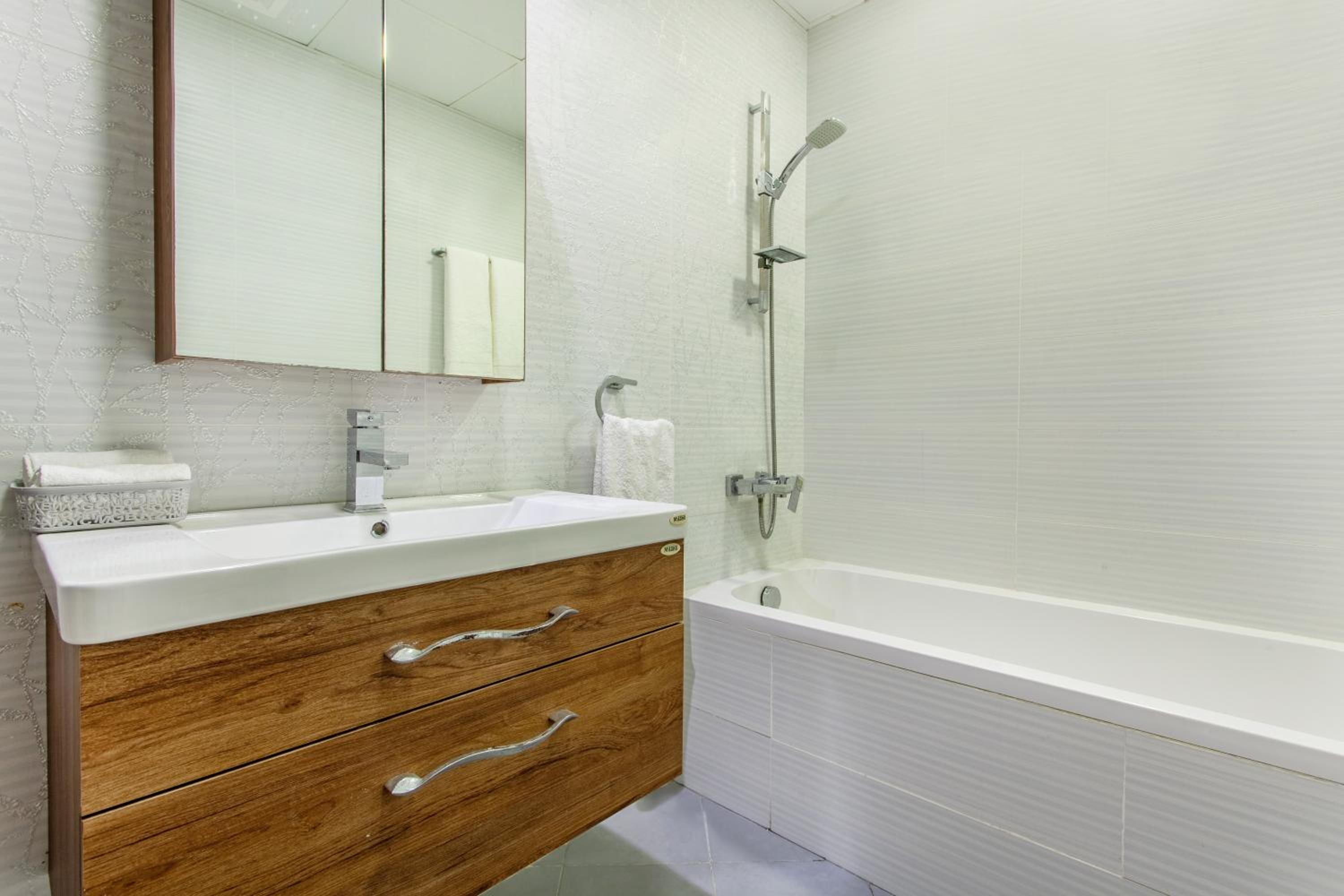 Live Modern Live Luxury - Dubai Studio City