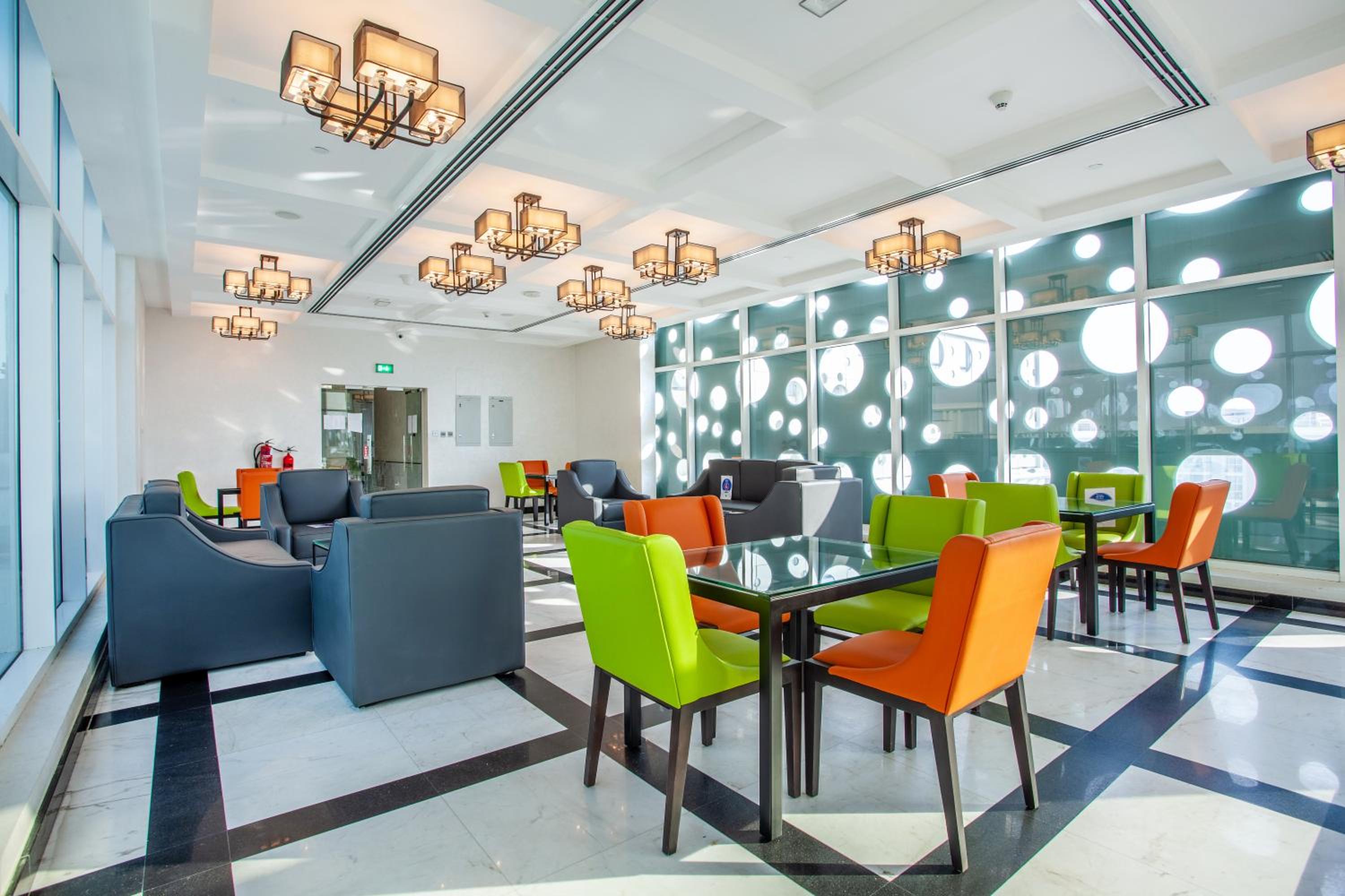 Live Modern Live Luxury - Dubai Studio City