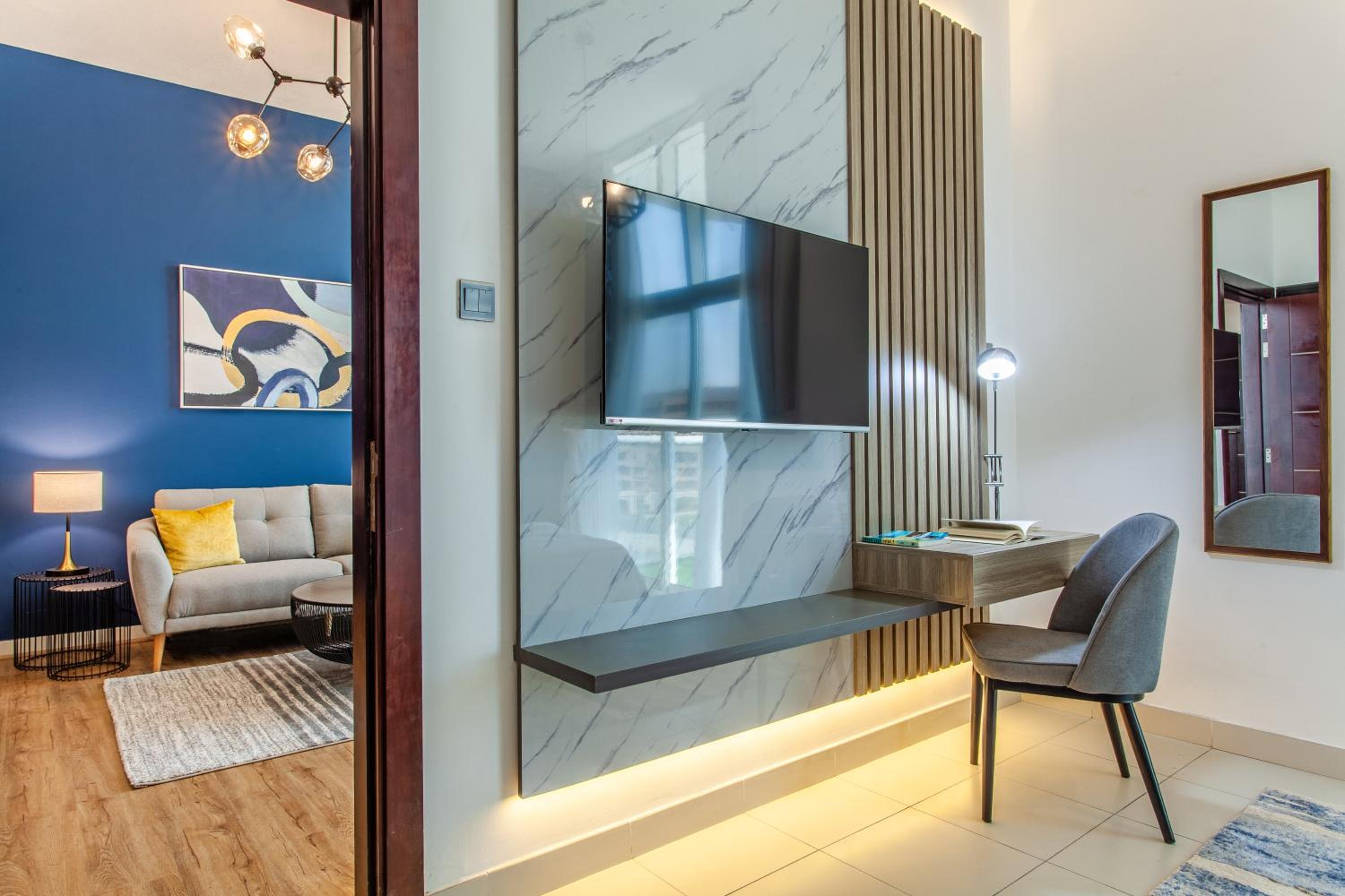Live Modern Live Luxury - Dubai Studio City