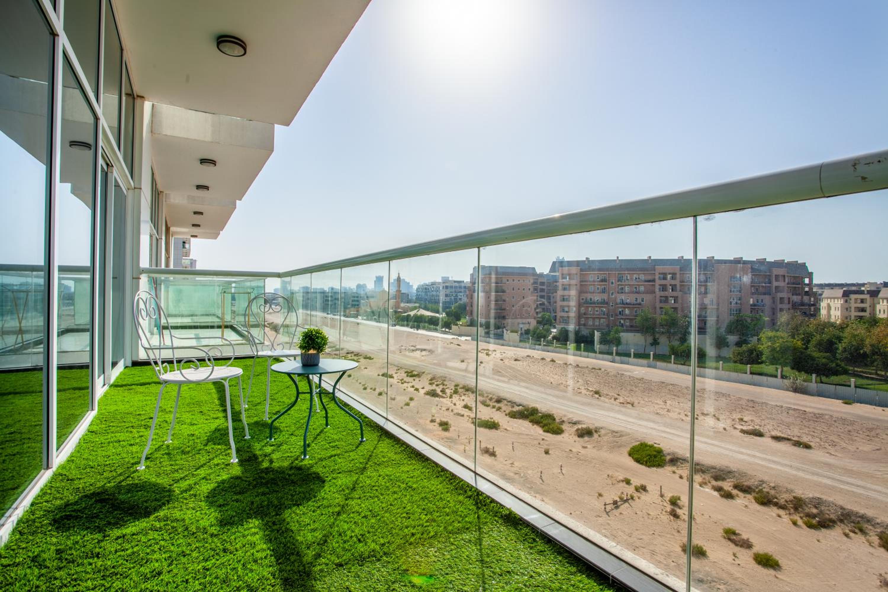 Live Modern Live Luxury - Dubai Studio City