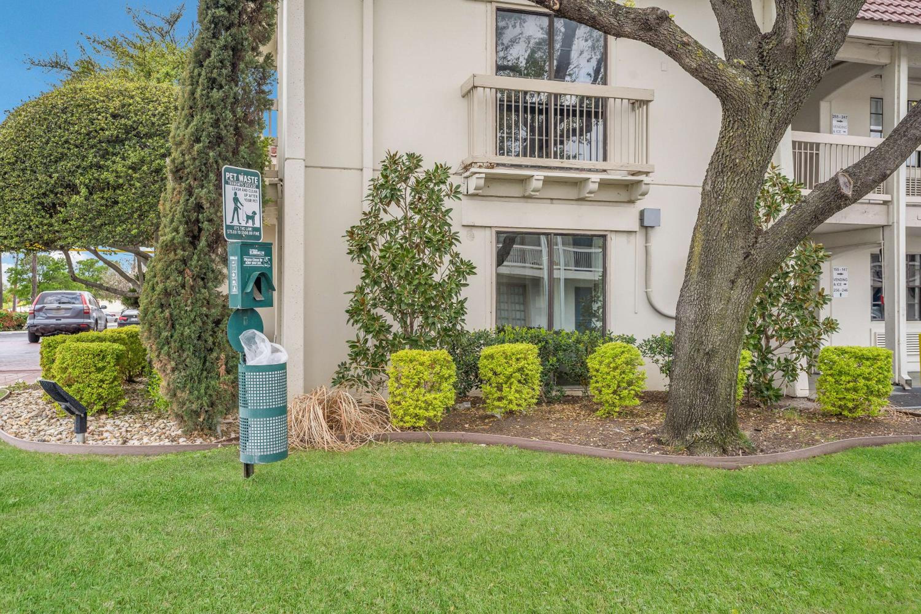 Motel 6-Dallas, TX - Market Center 2