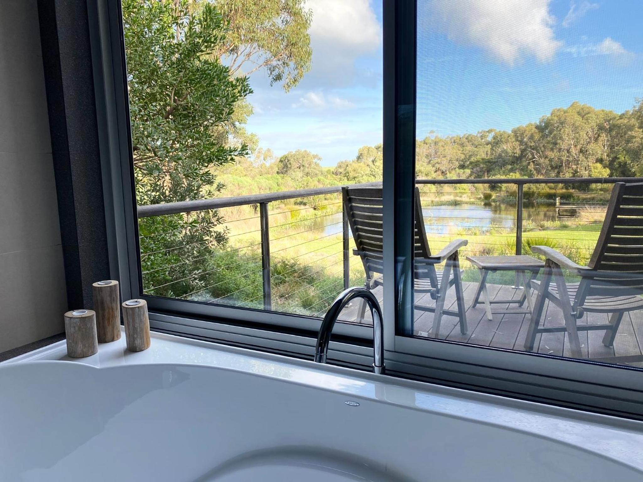 Messmates Luxury Eco Suites