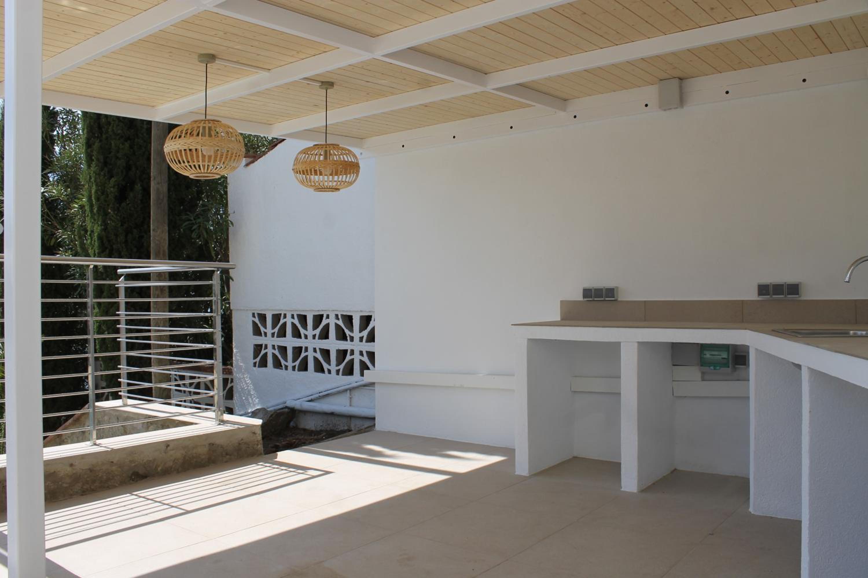 Agi Rodas Apartments
