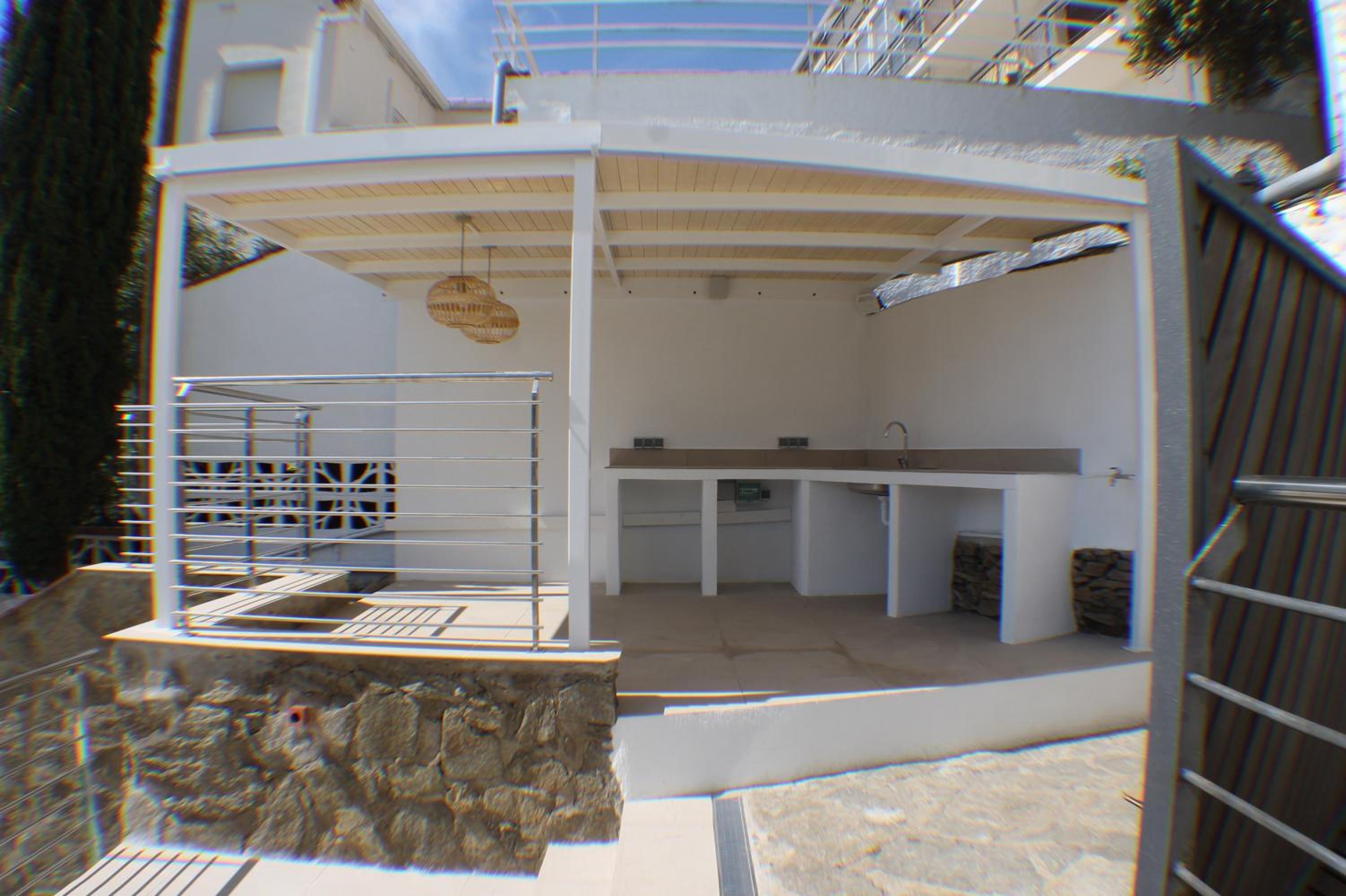 Agi Rodas Apartments