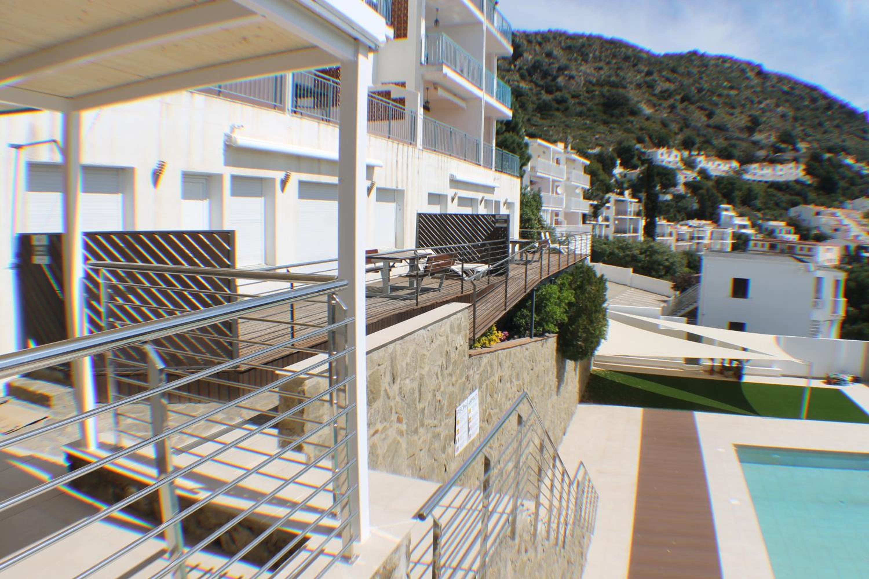Agi Rodas Apartments