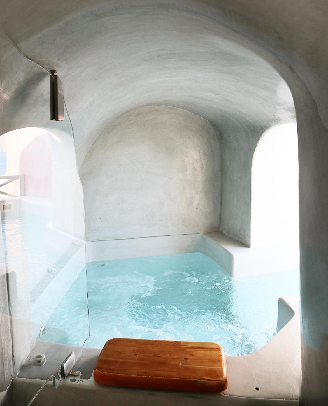 Bubble Suite Santorini photo 5