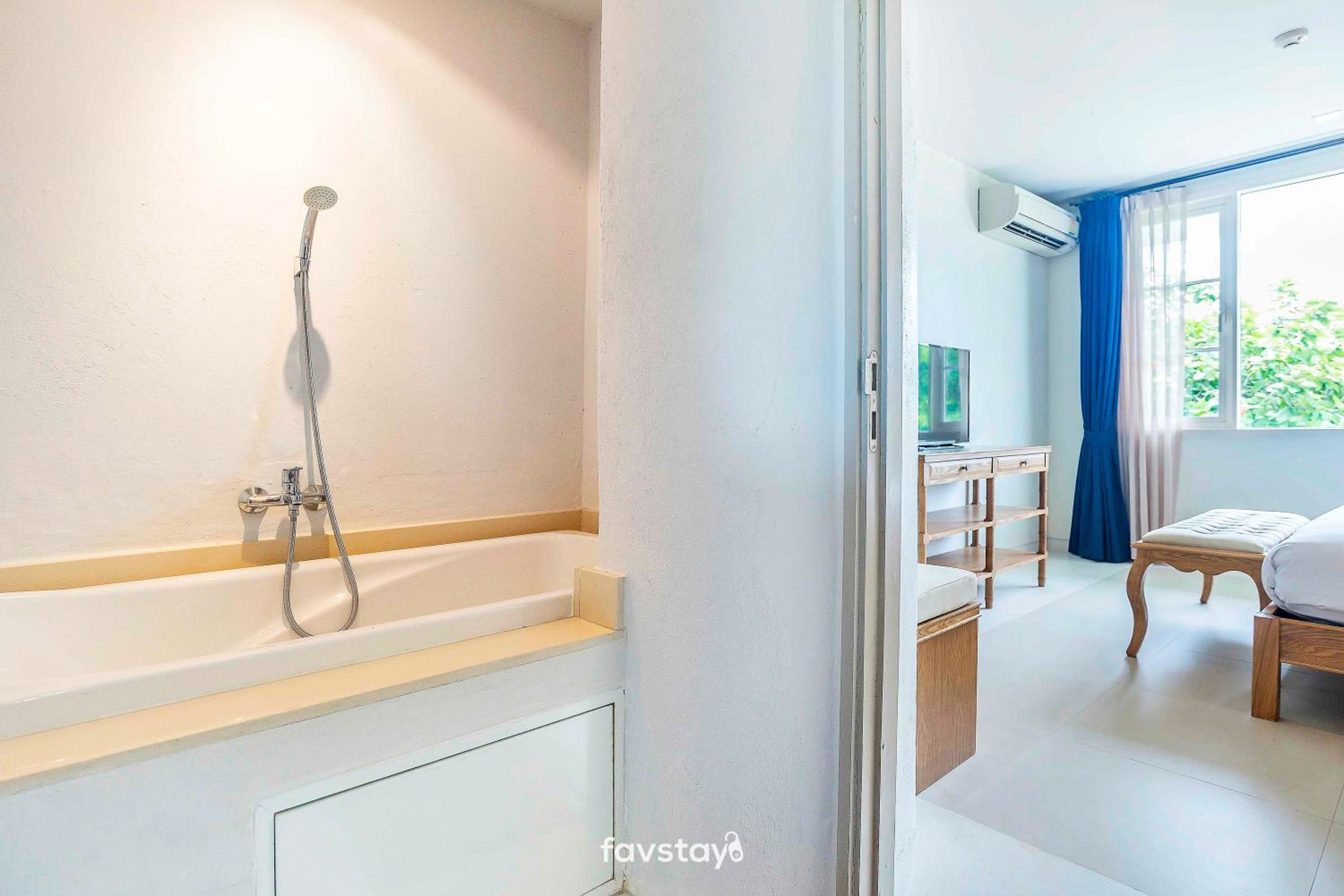 Chelona Hua Hin by Favstay