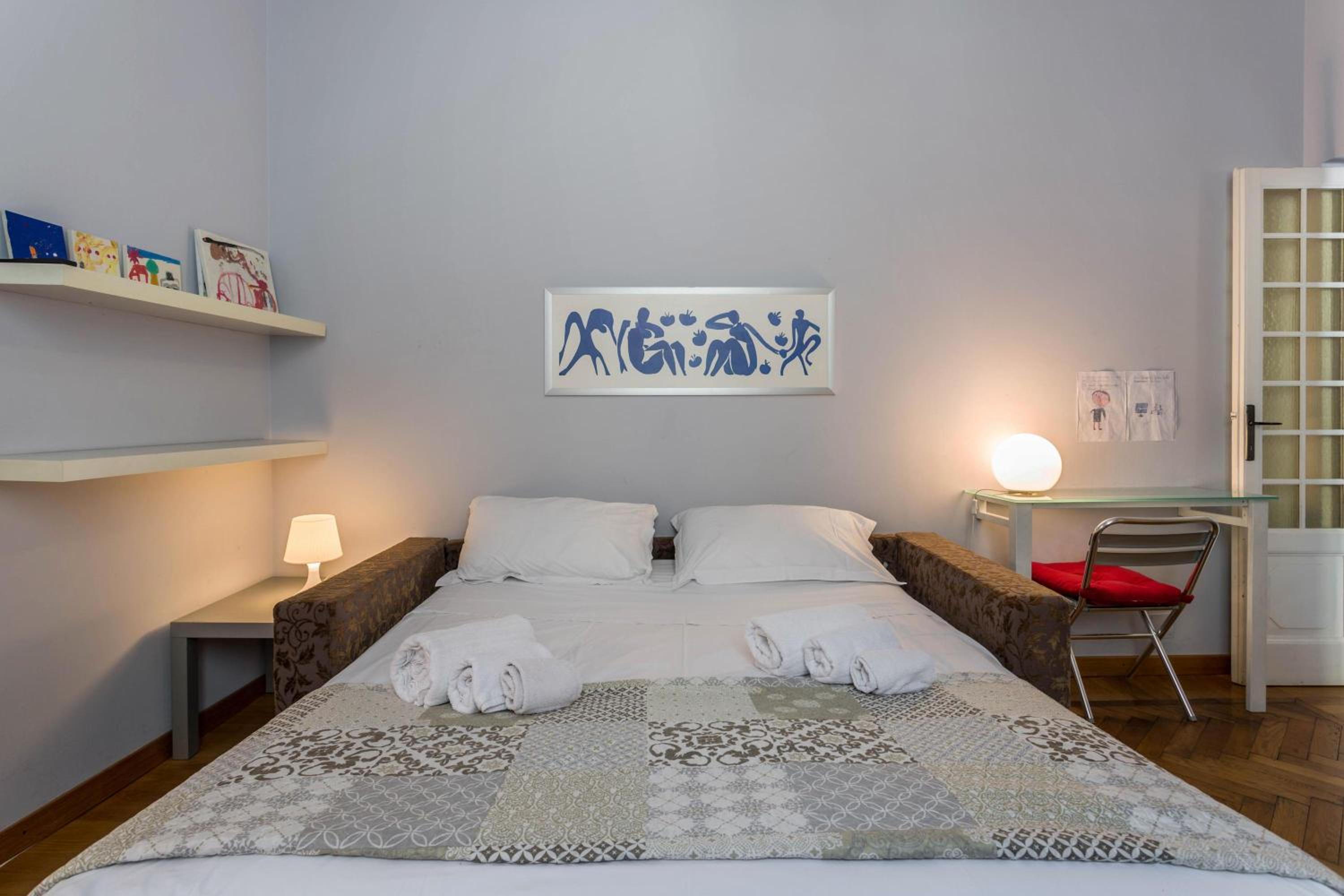 Central Vista Lago en Como — bedroom