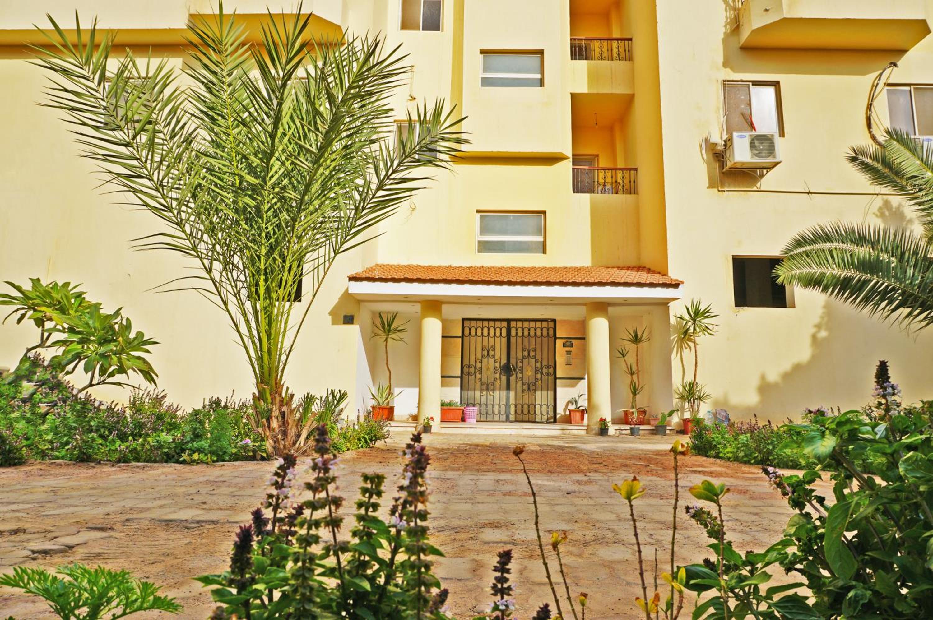 The Touristic Promenade Apartment