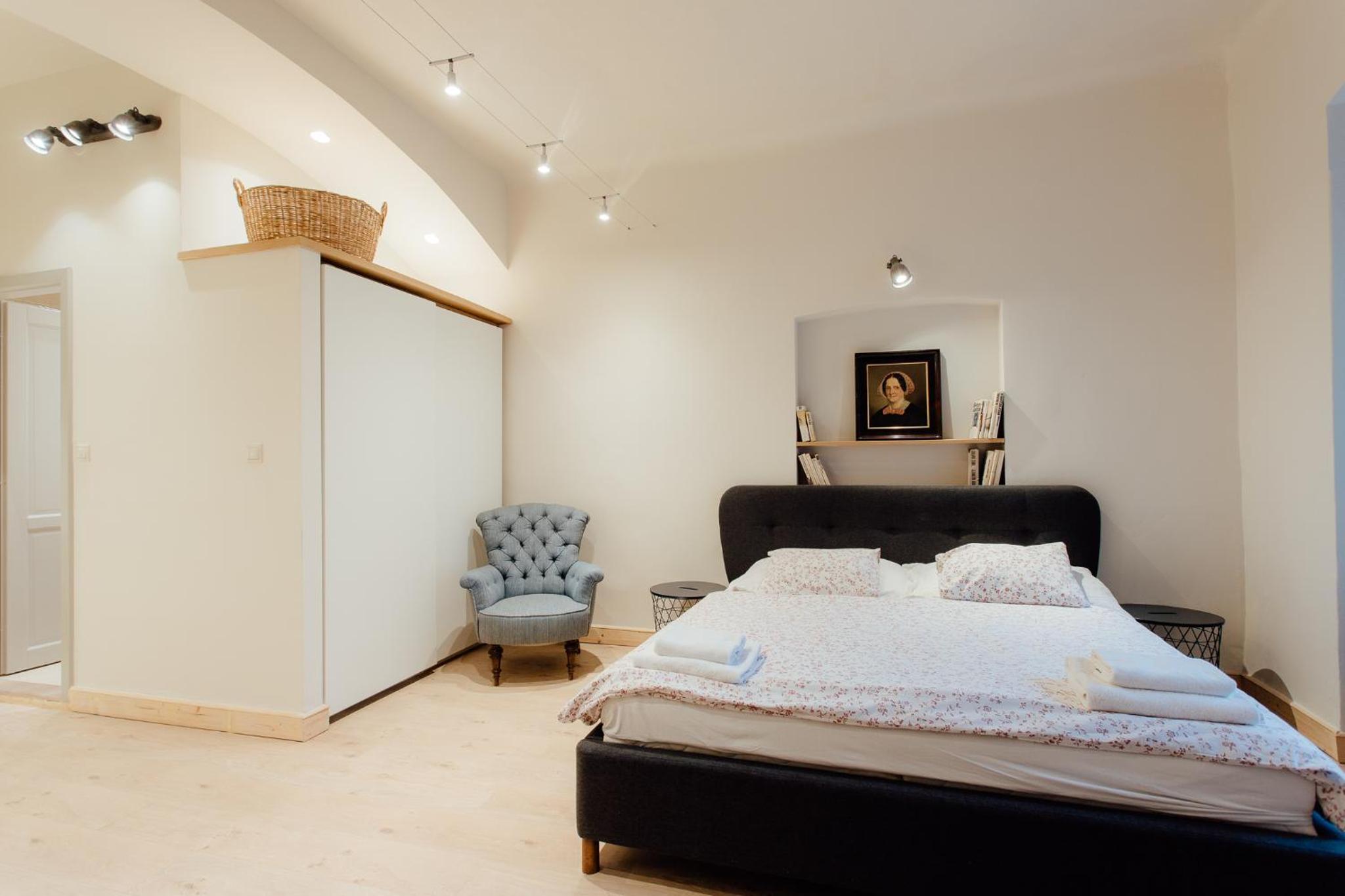 Hotel COMMODUS apartment IX - Image 1