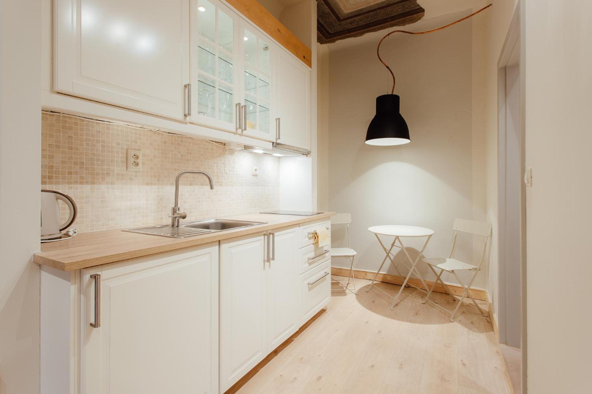 COMMODUS apartment IX view 5