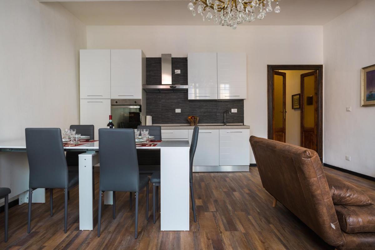 Parco Ducale Elegant Apartment con Balcone view 4