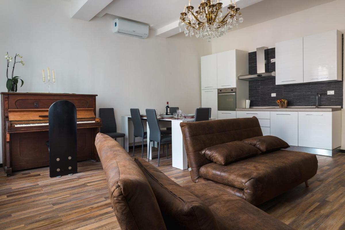 Parco Ducale Elegant Apartment con Balcone view 5