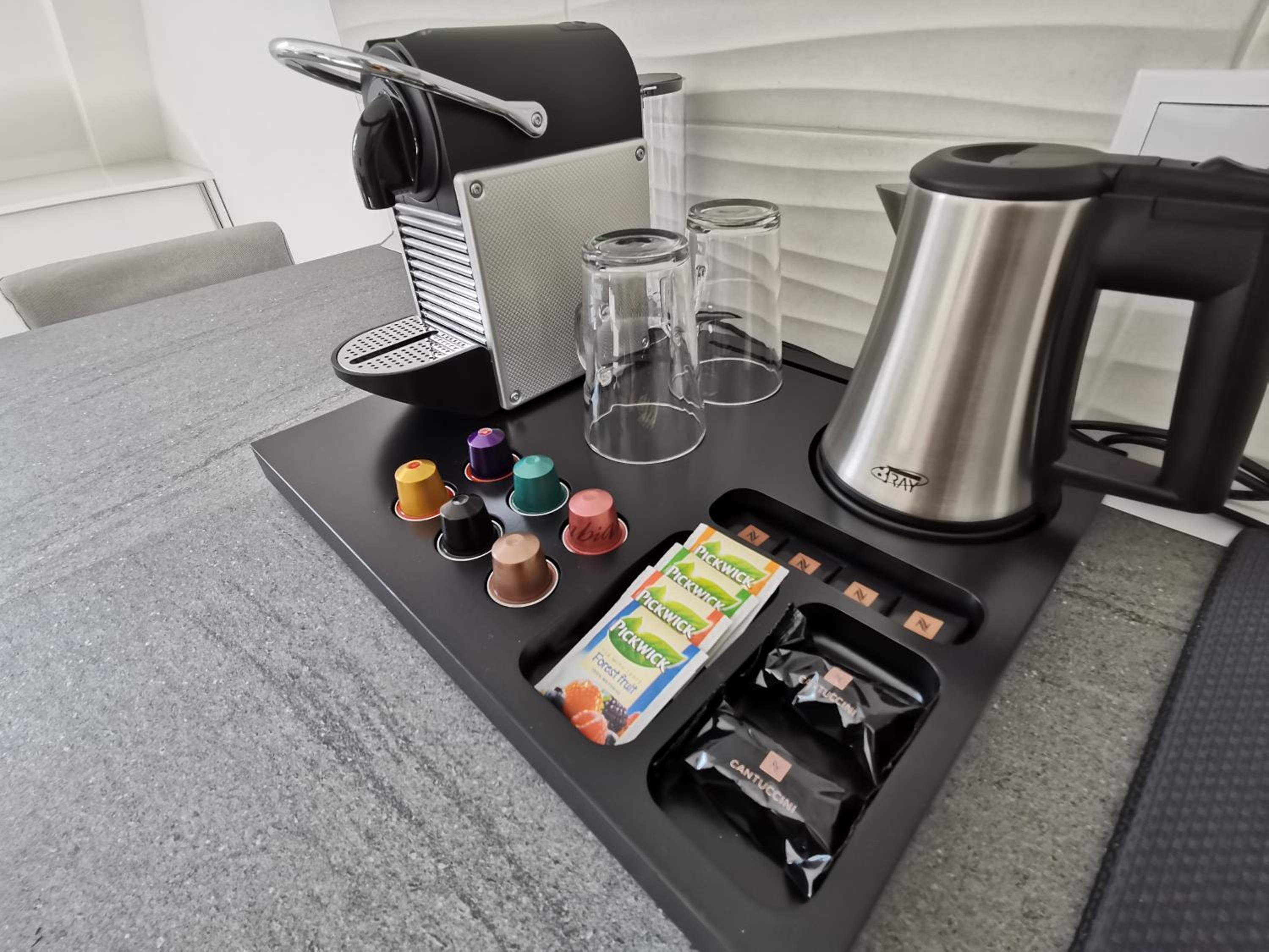 Antracit Apartman - Csendes belvárosi szállás, saját garázzsal view 3