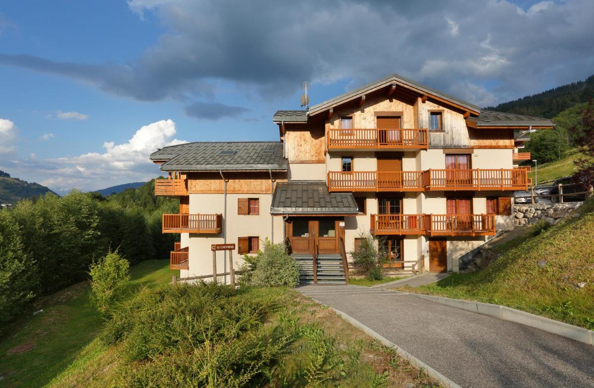 Hotel Résidence Néméa Les Chalets Des Evettes - Image 1