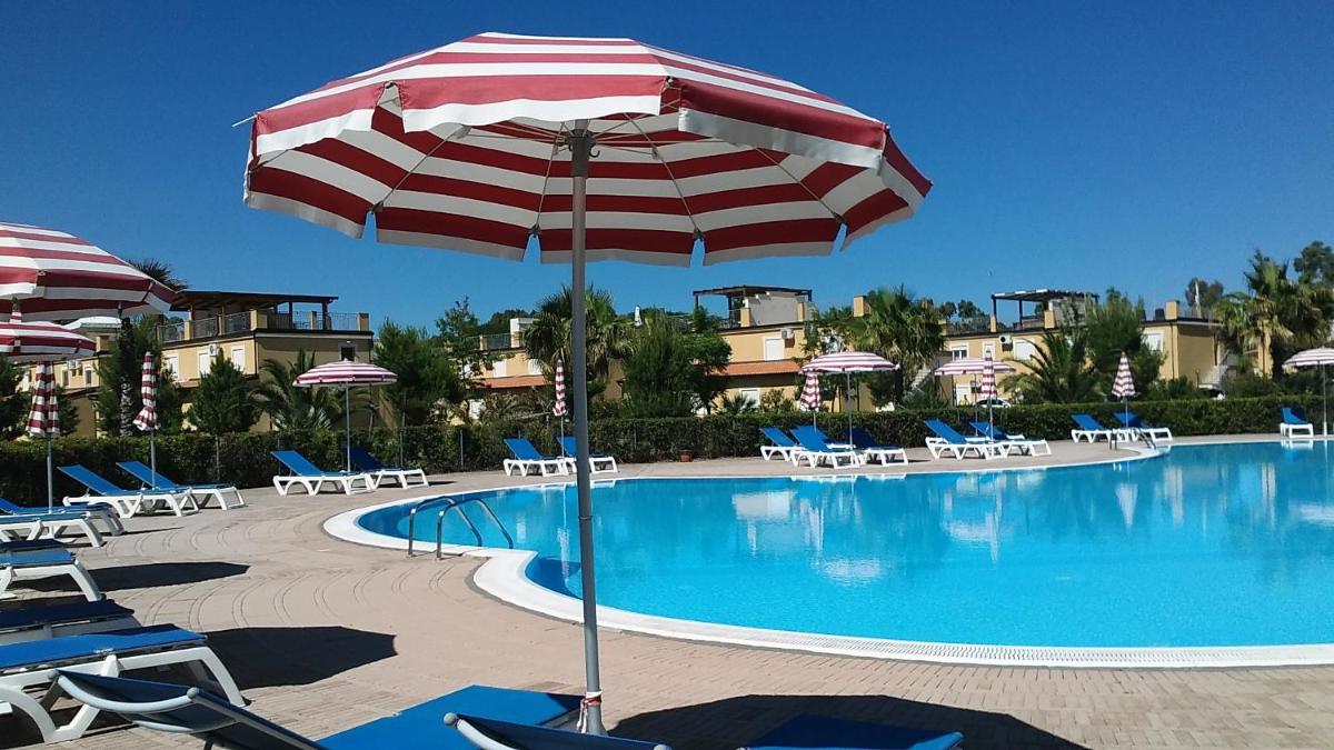 Pizzo Beach Club two bed Apartments photo 5