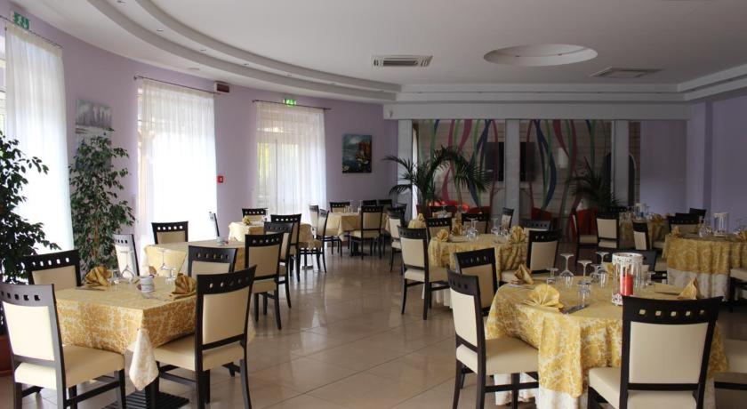 Pizzo Beach Club two bed Apartments photo 3