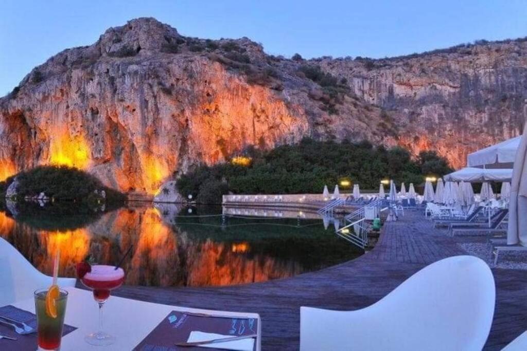 Tropicana Beachside Stay in Vouliagmeni