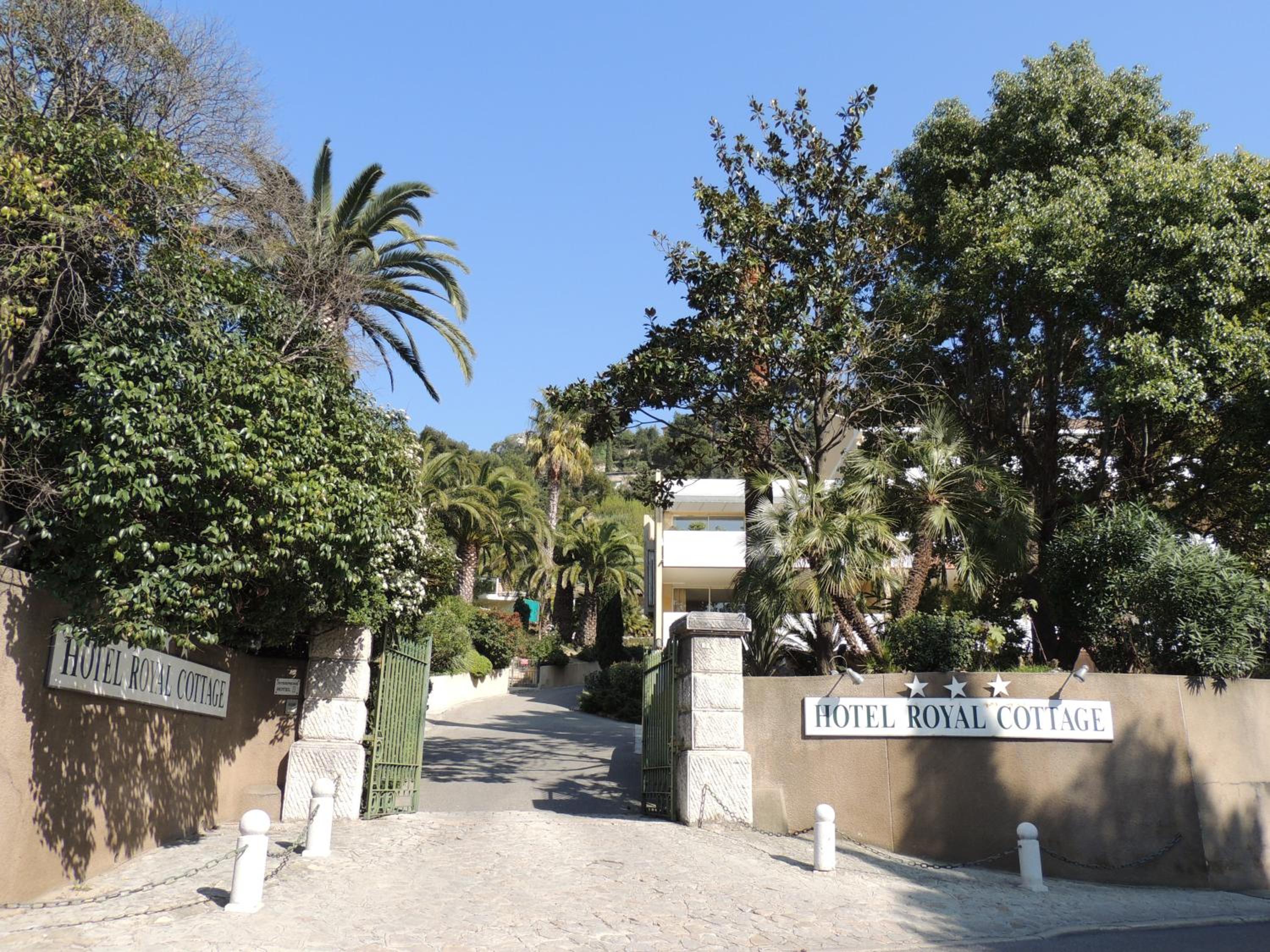 Hotel Royal Cottage - Image 1