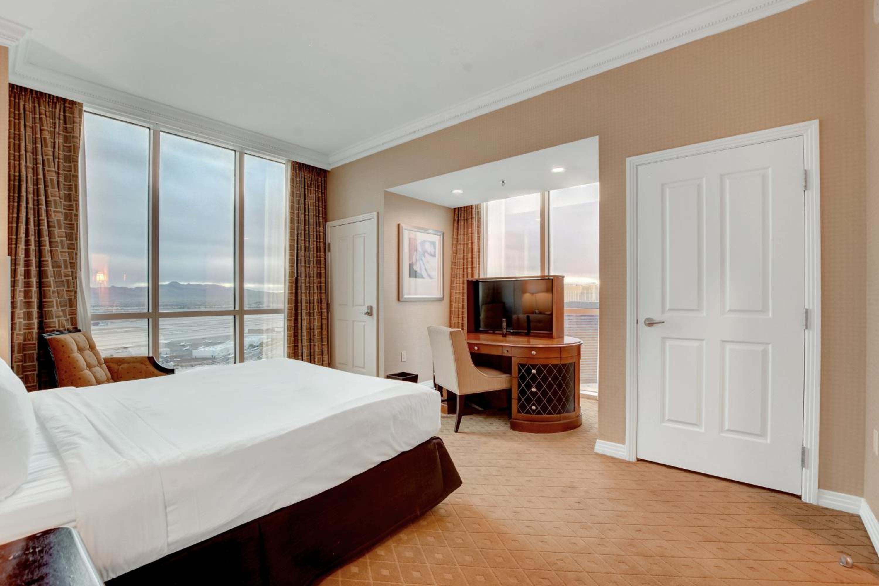 Signature MGM 1 Bedroom Penthouse Suite