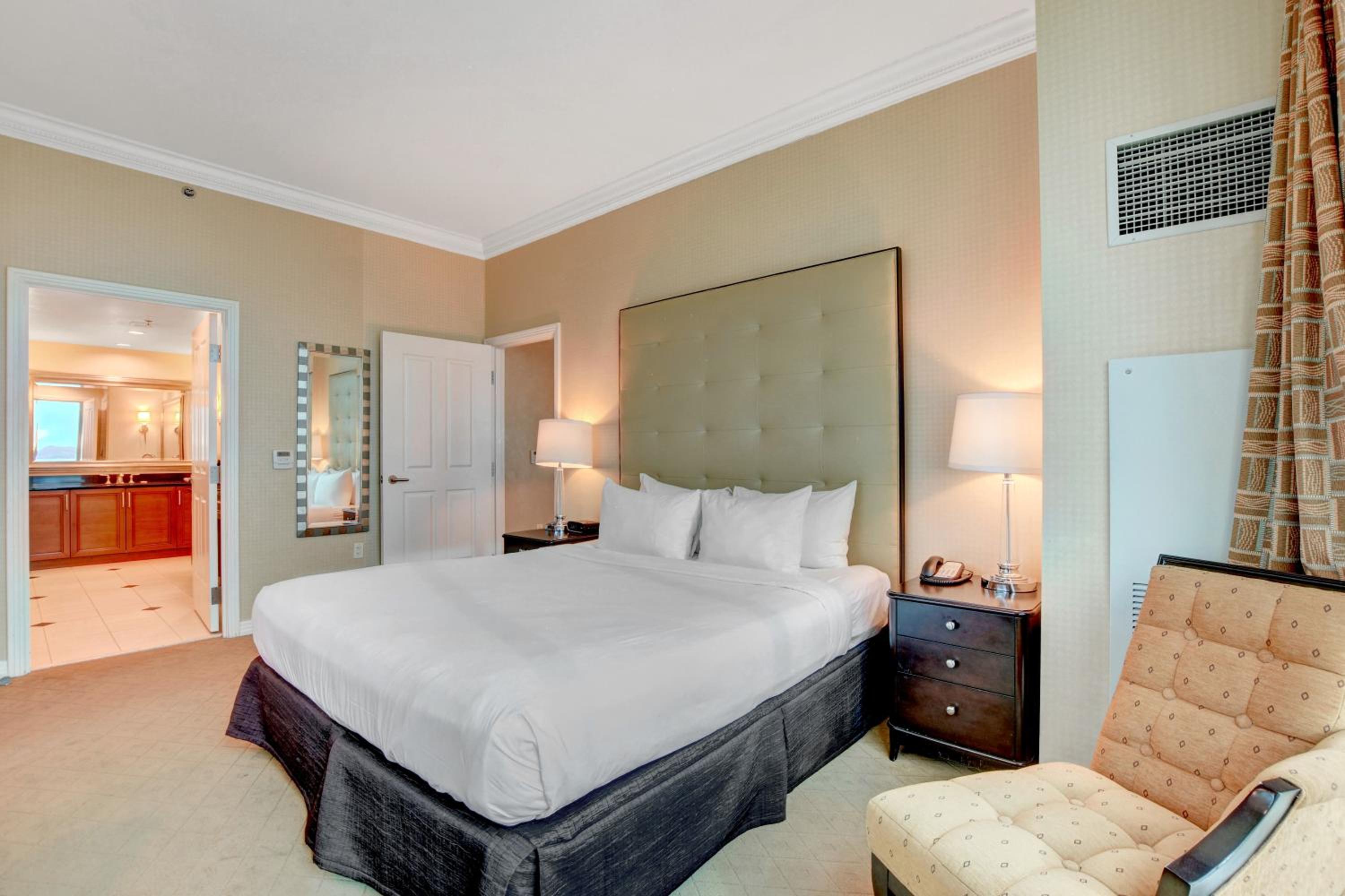 Signature MGM 1 Bedroom Penthouse Suite