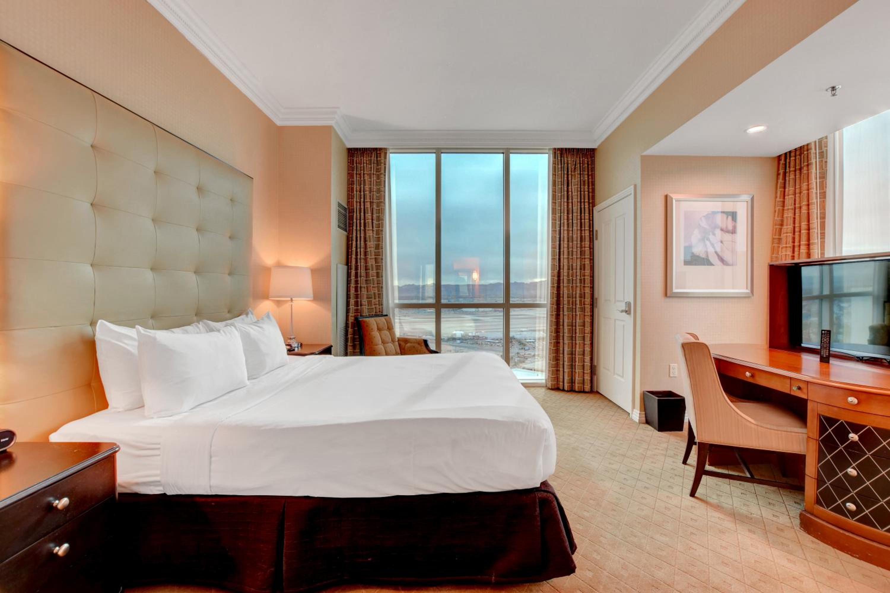 Signature MGM 1 Bedroom Penthouse Suite