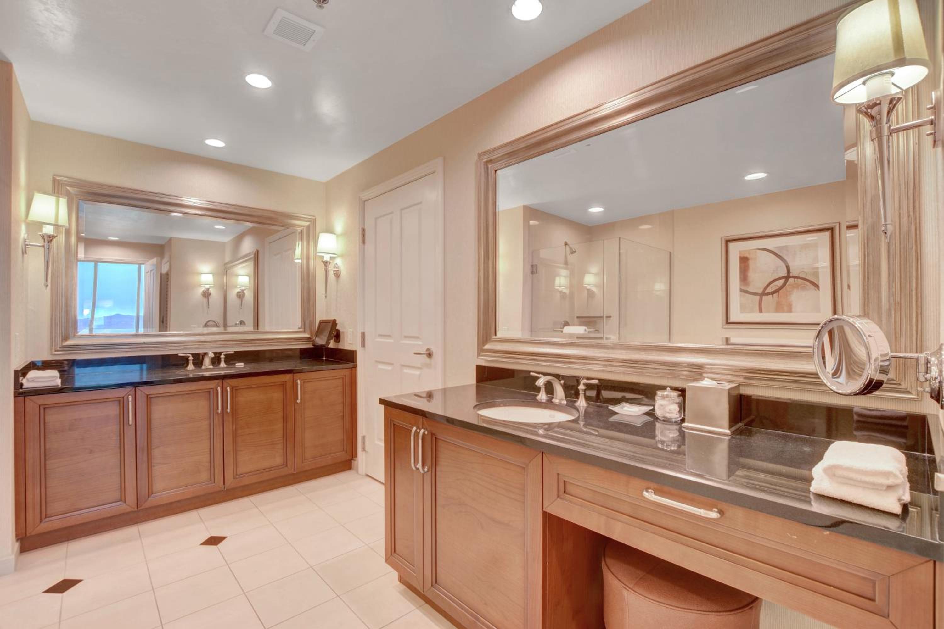 Signature MGM 1 Bedroom Penthouse Suite