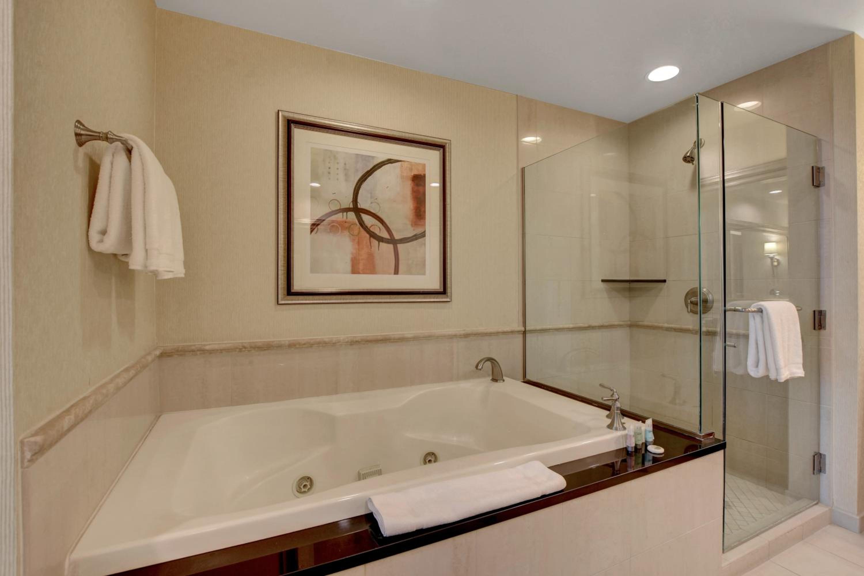 Signature MGM 1 Bedroom Penthouse Suite