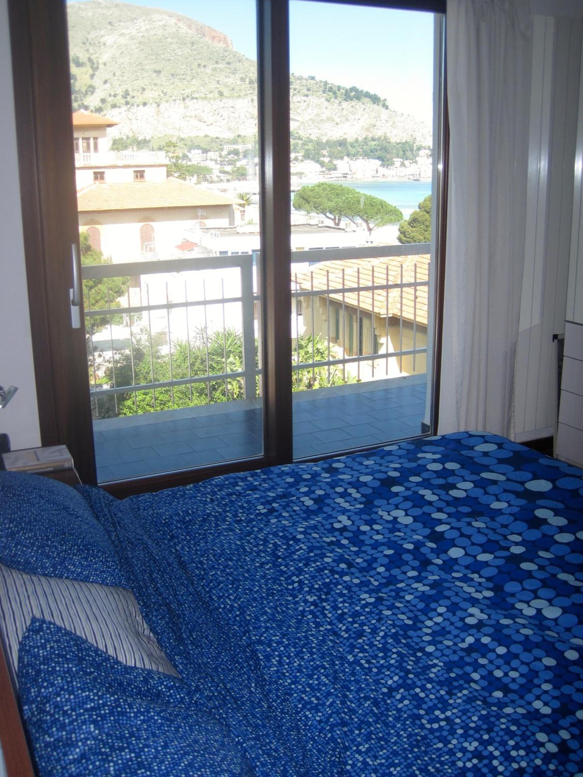 Mondello Luxury Apartment on the Beach