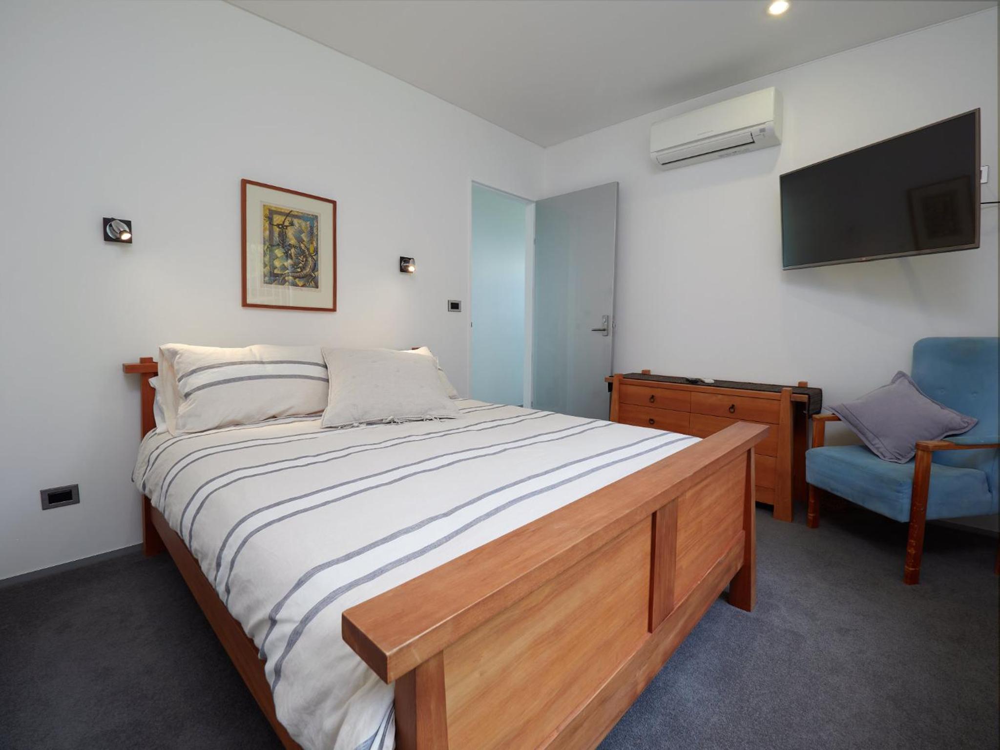 Parua Bay home with everything you'll need view 4