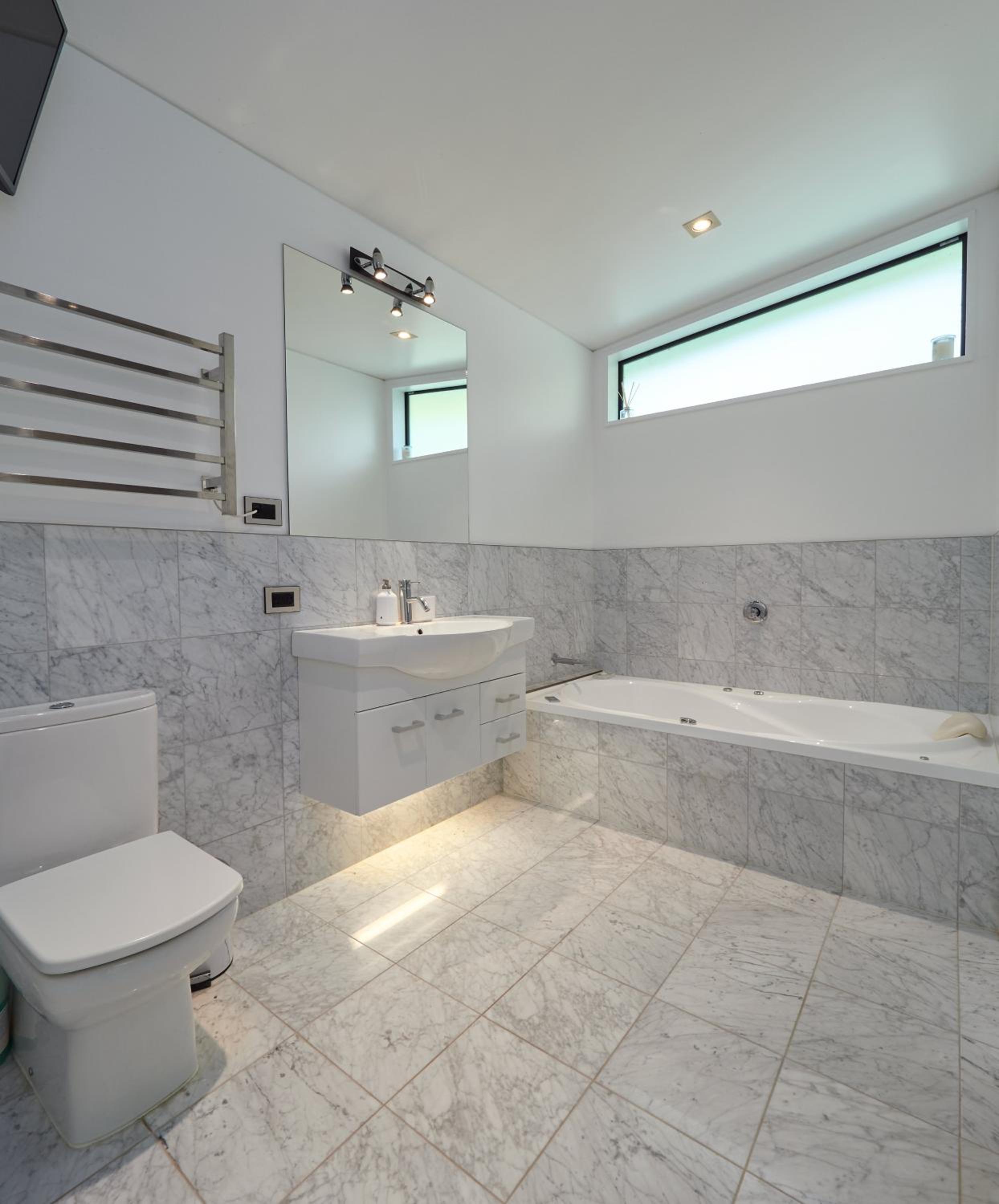 Parua Bay home with everything you'll need view 2