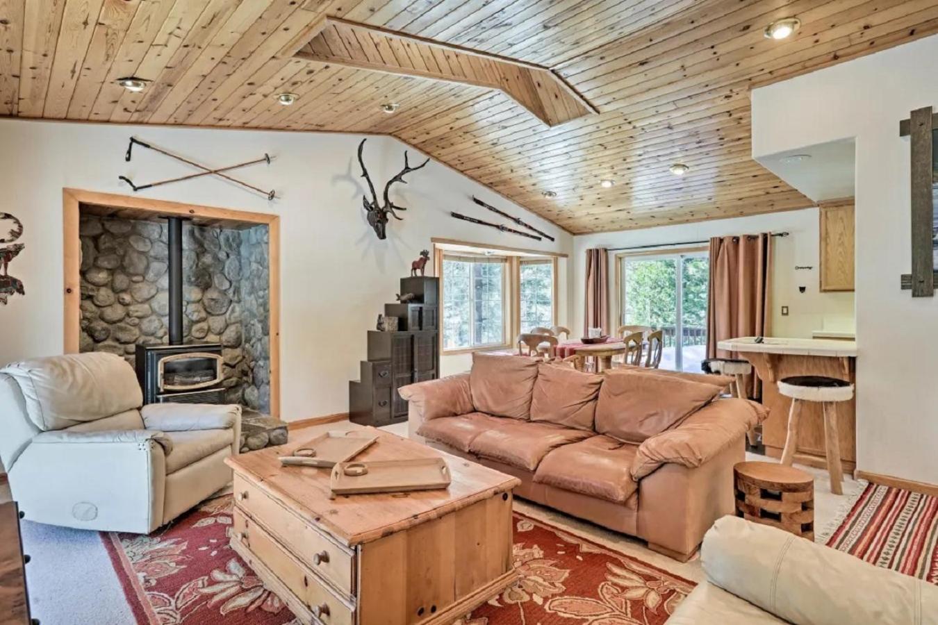Kingswood Estate Cabin Retreat view 4