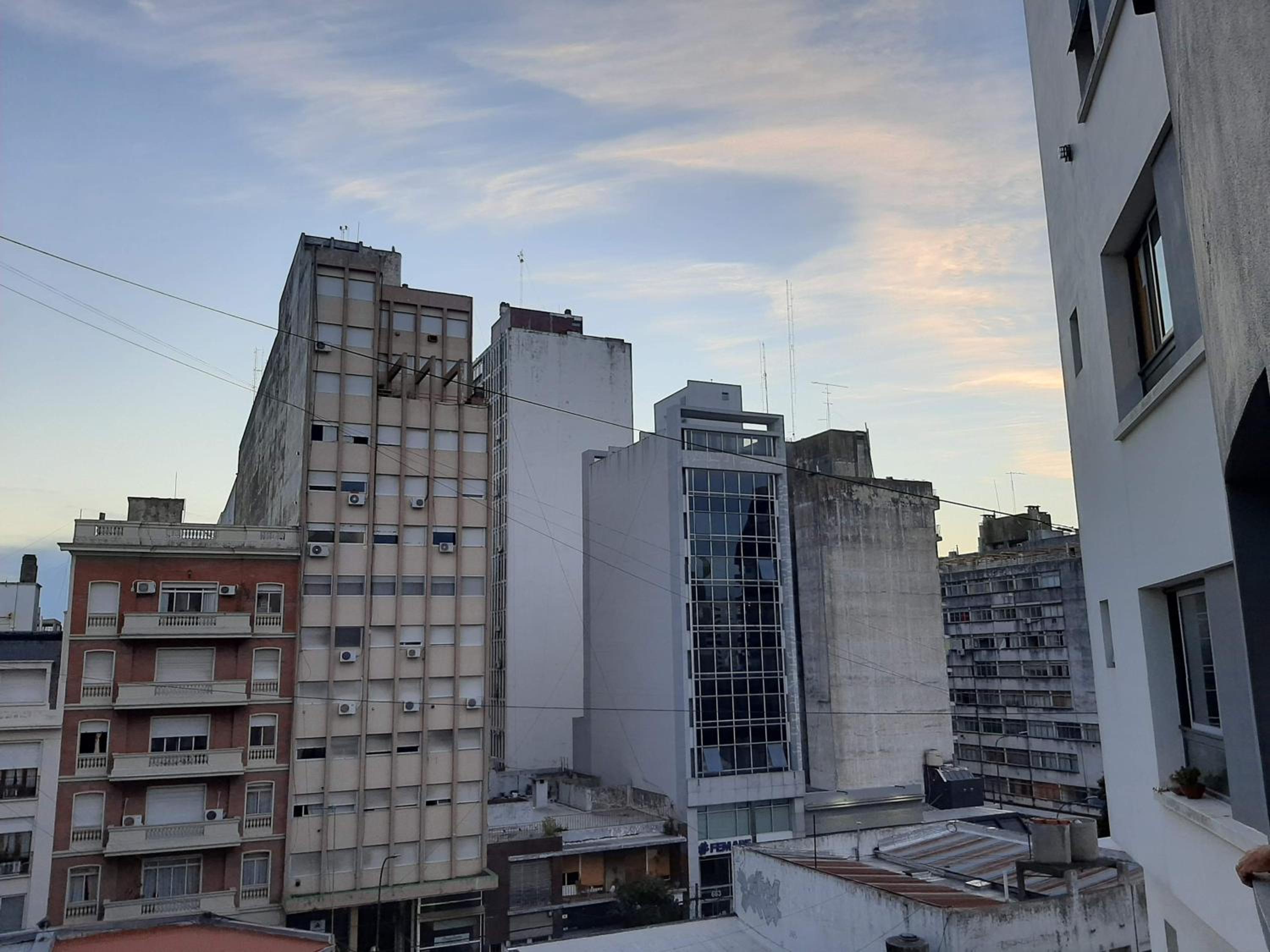 SeventySeven-La Plata. Monoambiente nuevo, cómodo, céntrico.