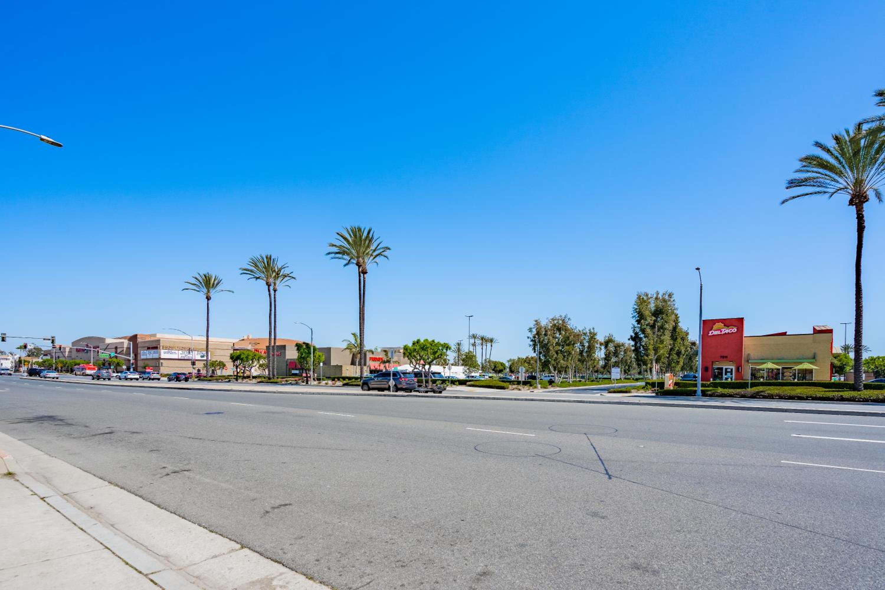 Tradewinds Motel