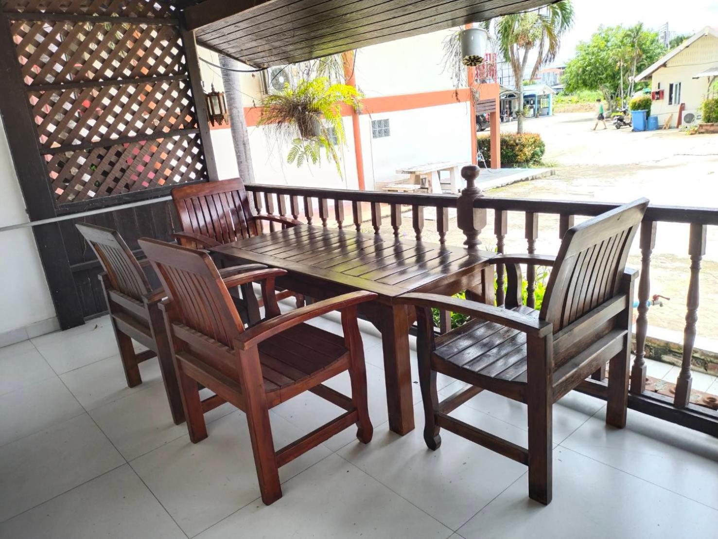 Baan Kaew Ruen Kwan