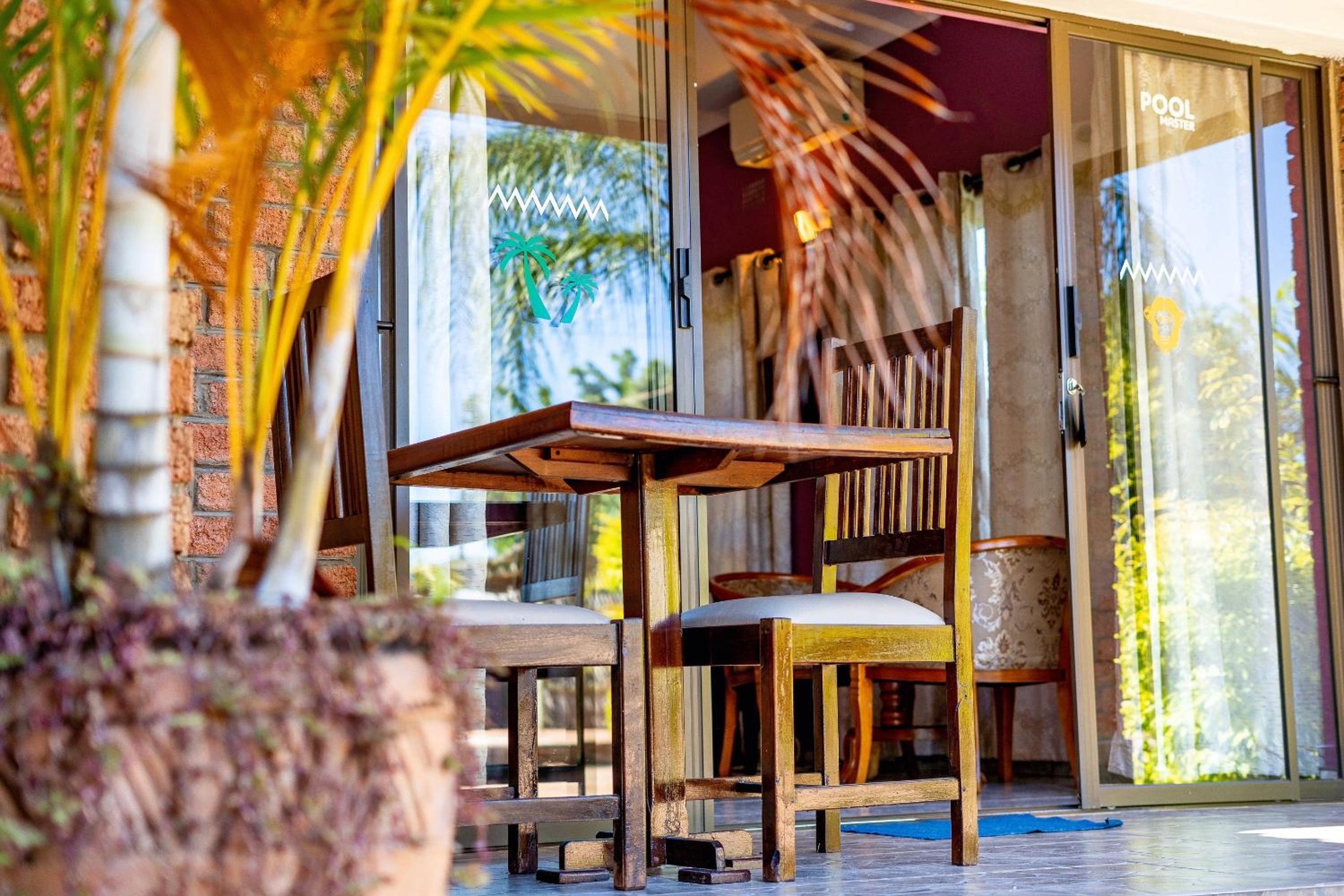 Dzimbahwe Guest Lodge