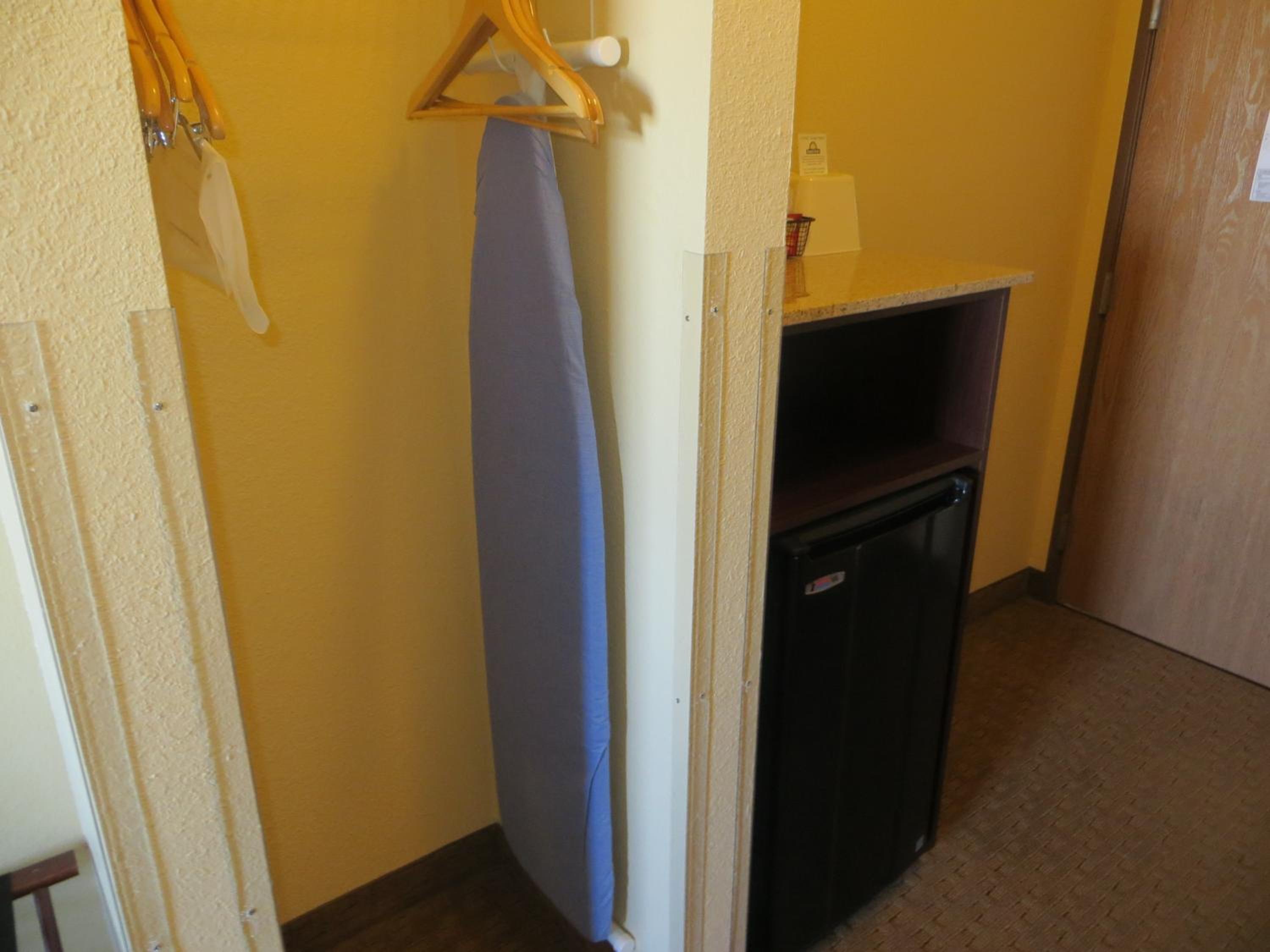 Days Inn by Wyndham Ellis - Property Image 11