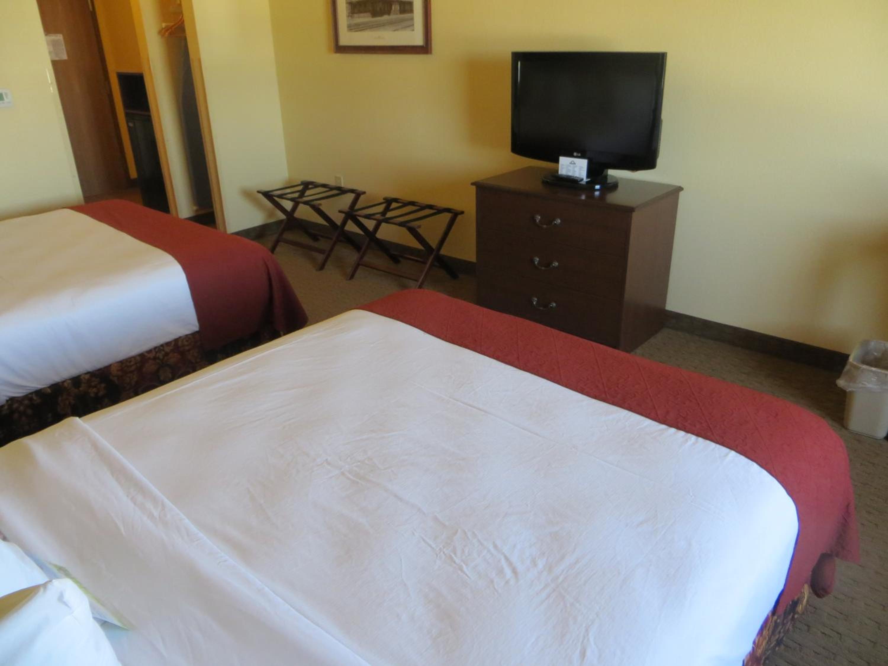 Days Inn by Wyndham Ellis - Property Image 2