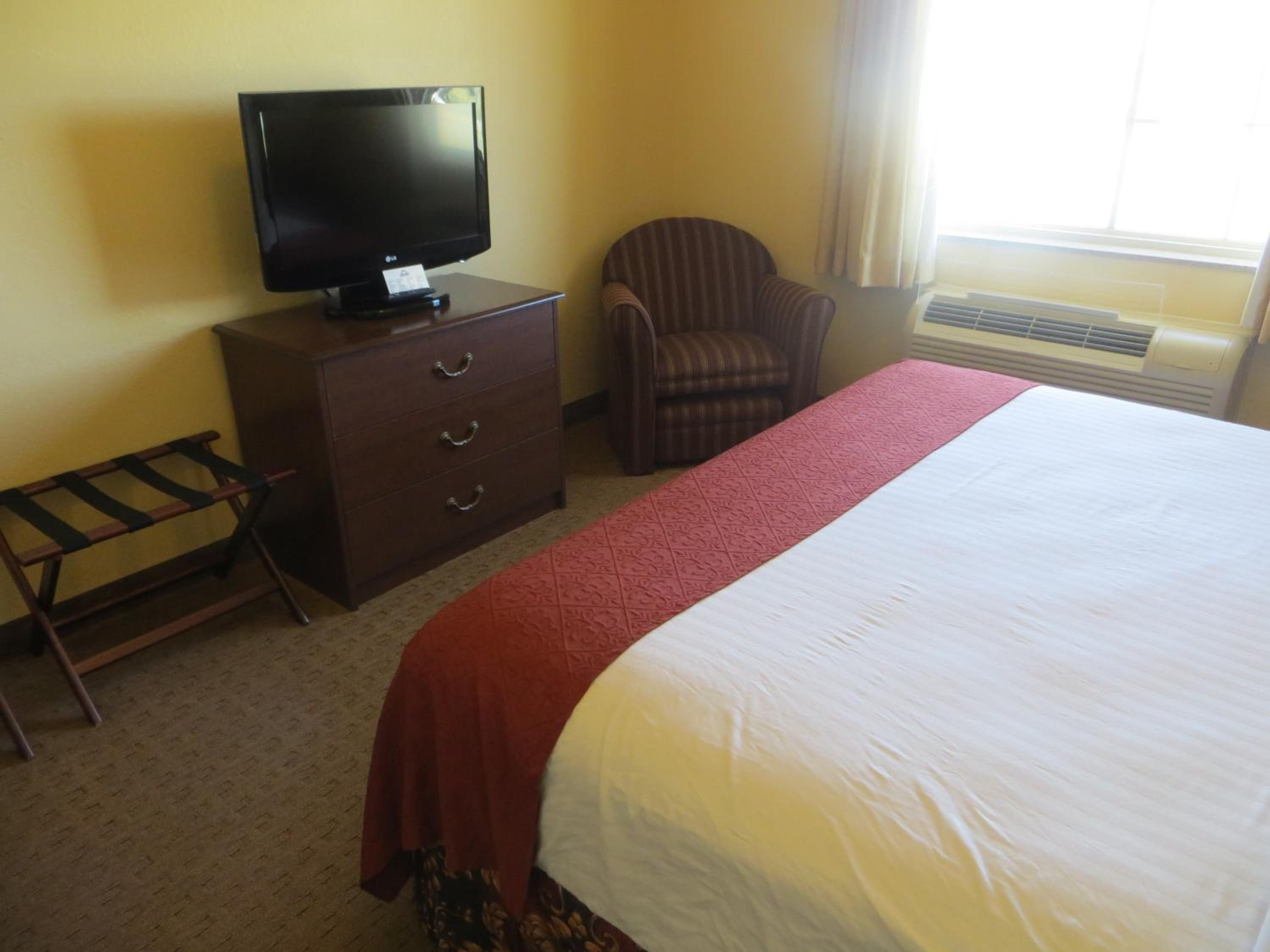 Days Inn by Wyndham Ellis - Property Image 4