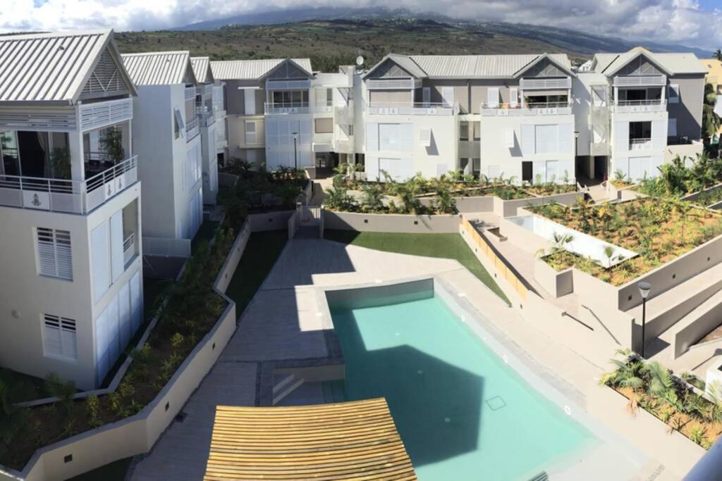 à deux pas du lagon bel appartement quartier très vivant à l'hermitage view 2