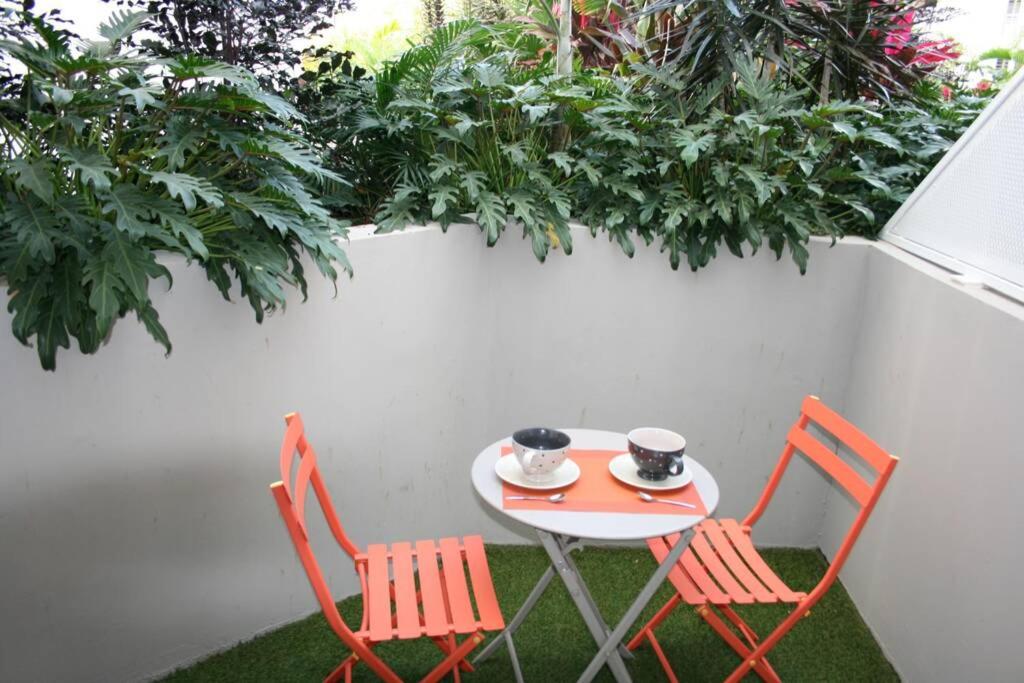à deux pas du lagon bel appartement quartier très vivant à l'hermitage view 4