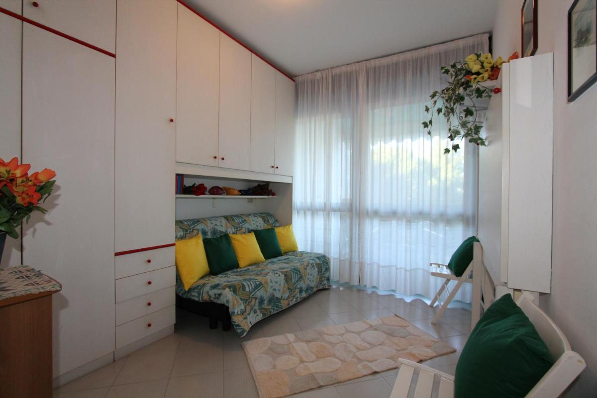 STUDIO Solarium view 2