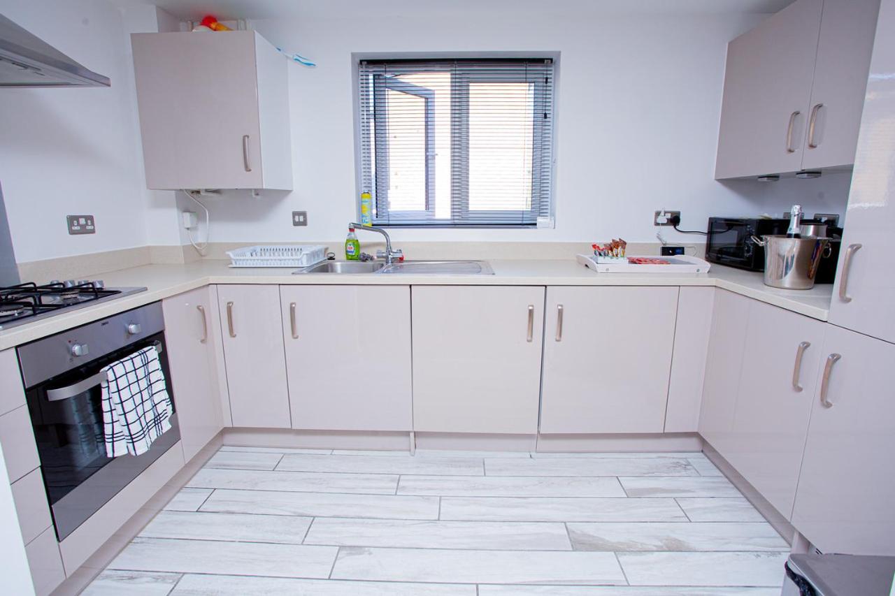 Mills Apartment - Two bedroom en-suite apartment view 4